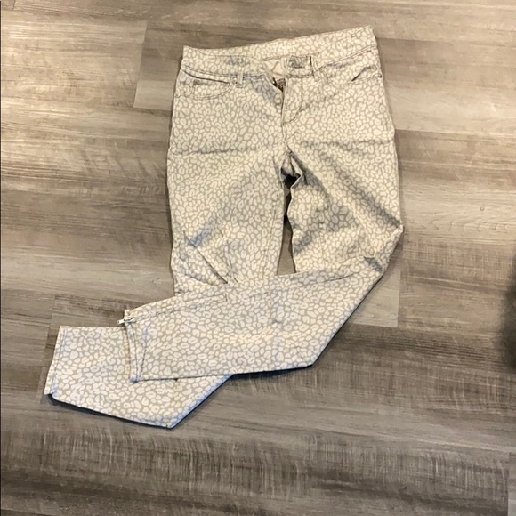 Cream/neutral leopard jeans - Picture 1 of 3